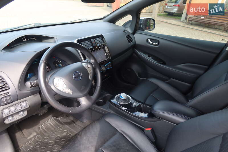 Хэтчбек Nissan Leaf 2013 в Самборе