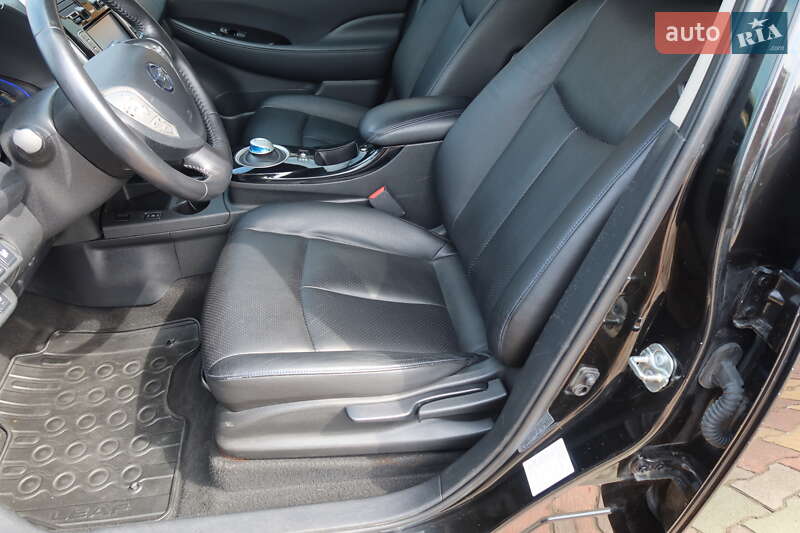 Хэтчбек Nissan Leaf 2013 в Самборе