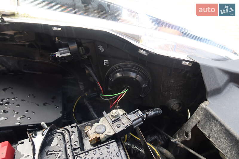 Хэтчбек Nissan Leaf 2013 в Самборе