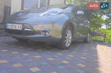 Хетчбек Nissan Leaf 2015 в 