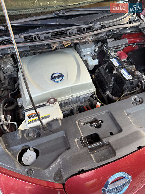 Хэтчбек Nissan Leaf 2015 в Виннице