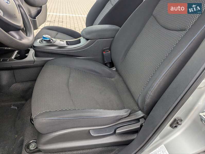 Хэтчбек Nissan Leaf 2013 в Дрогобыче
