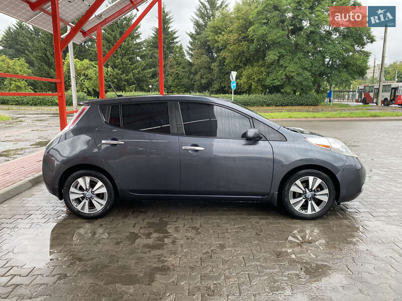 Хетчбек Nissan Leaf 2013 в Луцьку