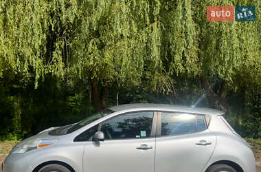 Хетчбек Nissan Leaf 2016 в 