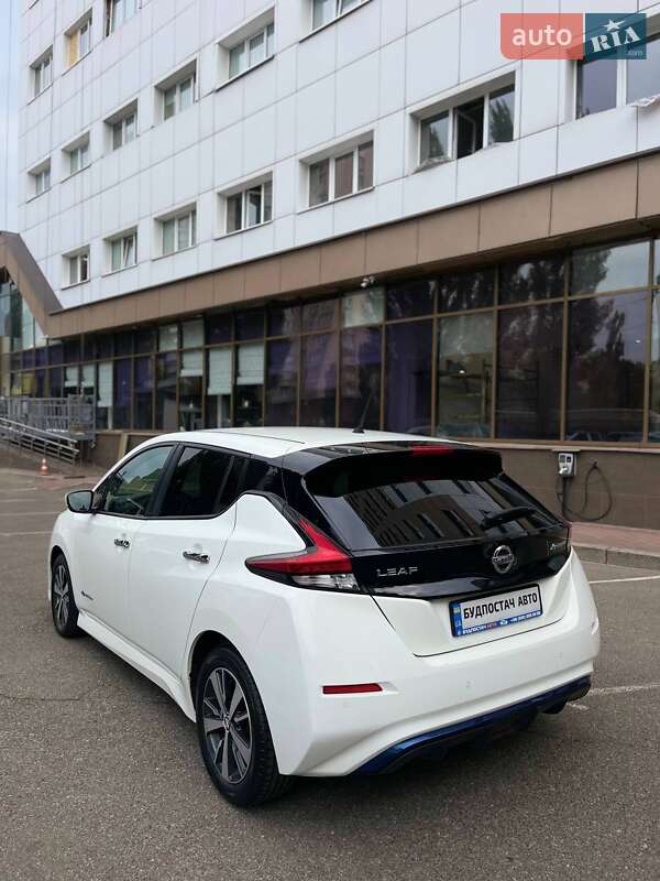 Хетчбек Nissan Leaf 2018 в Києві