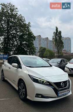 Хэтчбек Nissan Leaf 2018 в Киеве