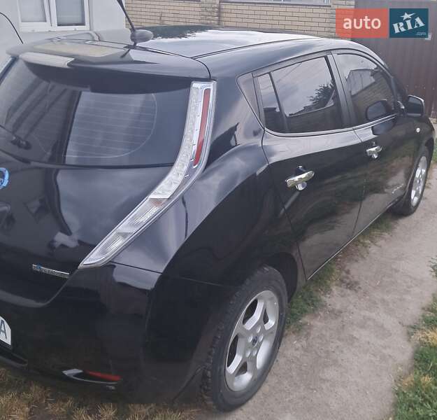 Хетчбек Nissan Leaf 2011 в Черкасах фото 2 Хетчбек Nissan Leaf 2011 в Черкасах