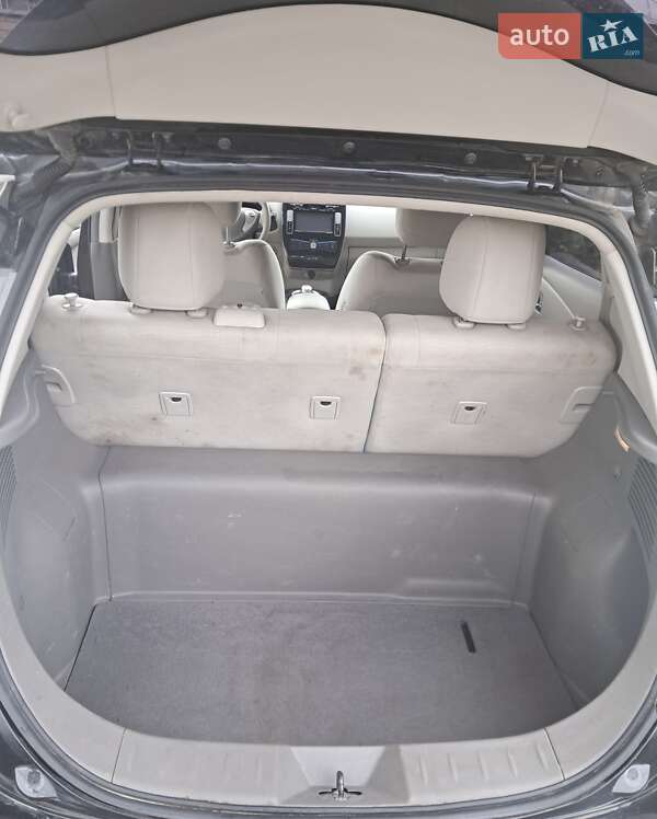 Хетчбек Nissan Leaf 2011 в Черкасах фото 12 Хетчбек Nissan Leaf 2011 в Черкасах