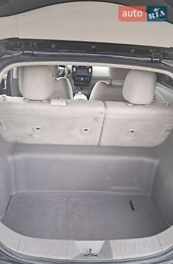 Хэтчбек Nissan Leaf 2011 в 