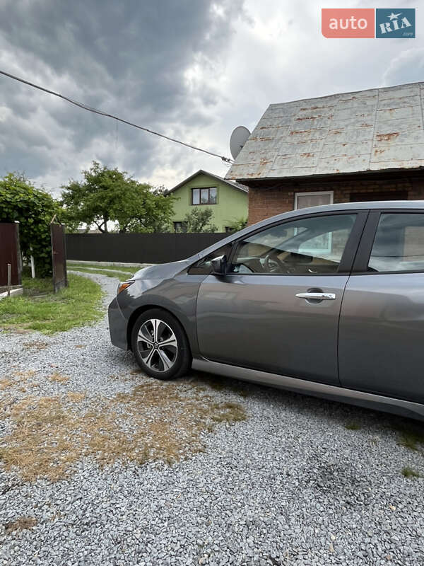 Хэтчбек Nissan Leaf 2019 в Шептицькому