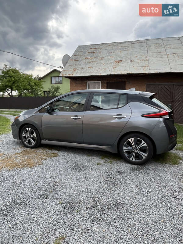 Хэтчбек Nissan Leaf 2019 в Шептицькому