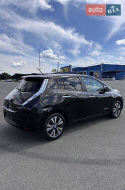 Хэтчбек Nissan Leaf 2014 в 