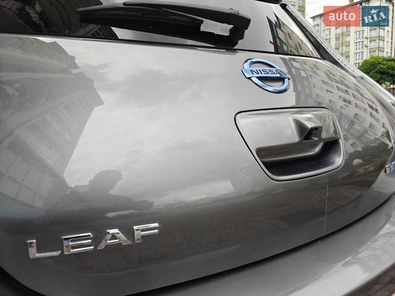 Хэтчбек Nissan Leaf 2015 в Ивано-Франковске