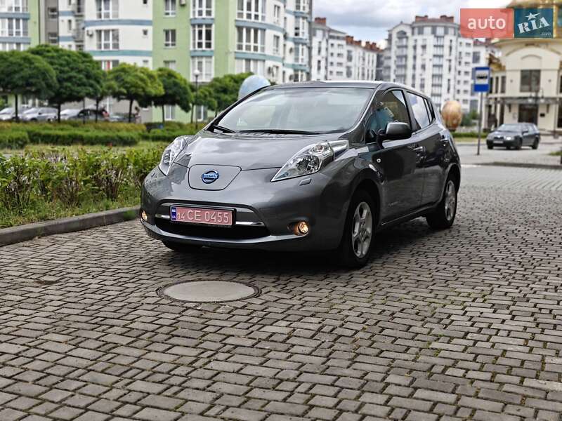 Хэтчбек Nissan Leaf 2015 в Ивано-Франковске