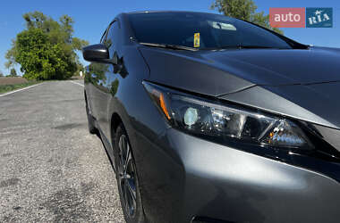 Хэтчбек Nissan Leaf 2022 в 