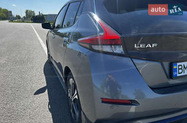 Хэтчбек Nissan Leaf 2022 в 