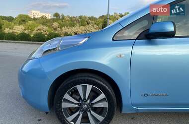Хетчбек Nissan Leaf 2014 в 