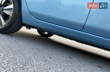Хетчбек Nissan Leaf 2014 в 