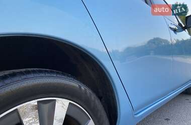 Хетчбек Nissan Leaf 2014 в 
