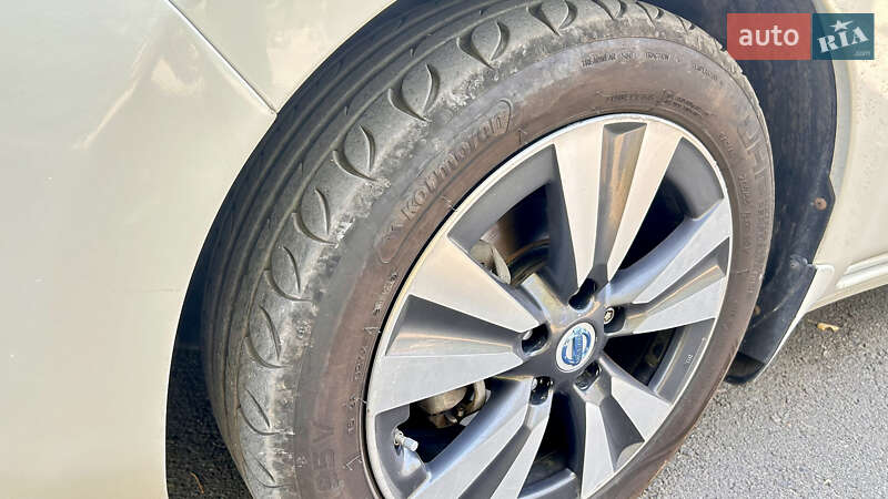 Хетчбек Nissan Leaf 2013 в Чорноморську