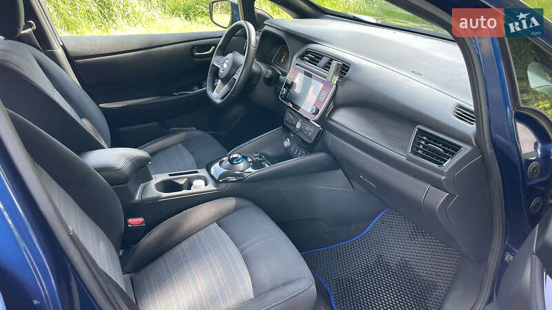 Хэтчбек Nissan Leaf 2021 в Ровно