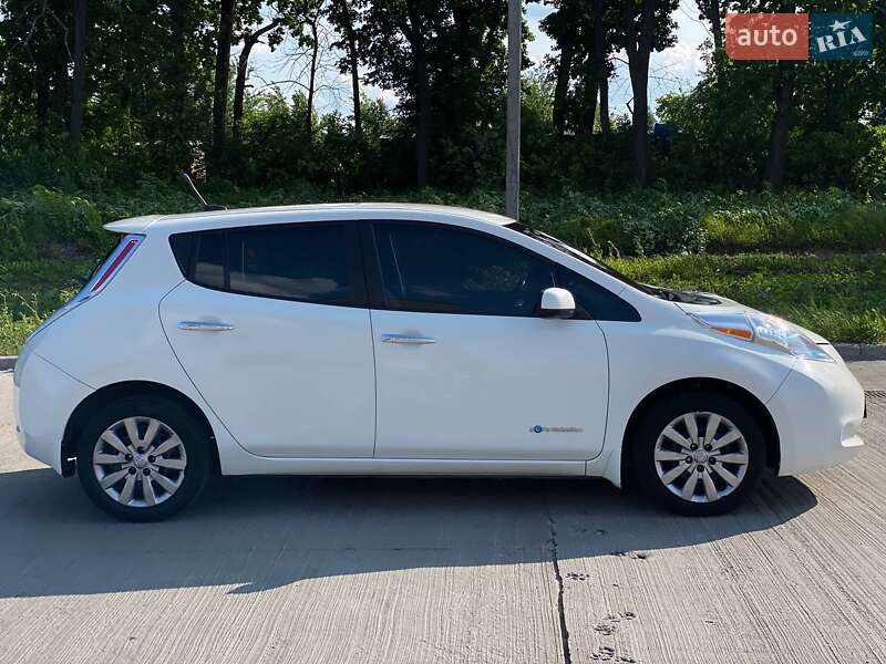 Хетчбек Nissan Leaf 2013 в Києві