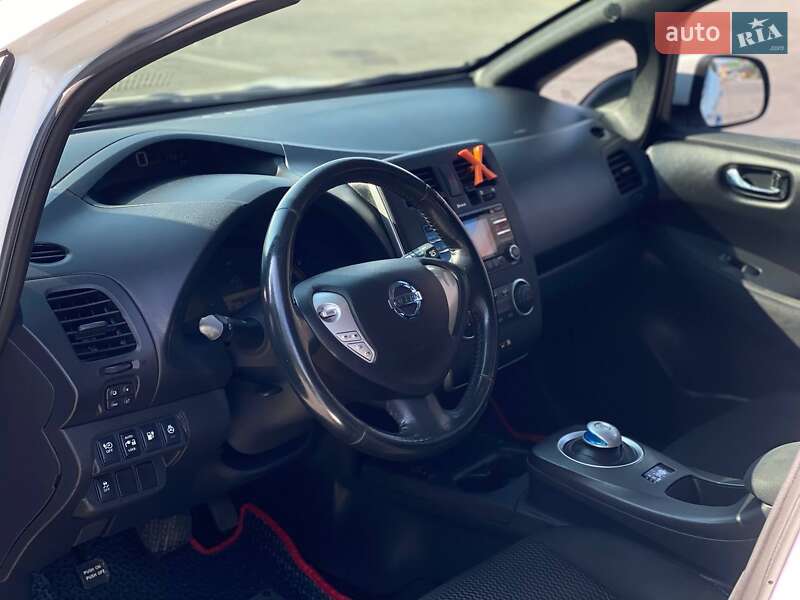 Хетчбек Nissan Leaf 2013 в Києві