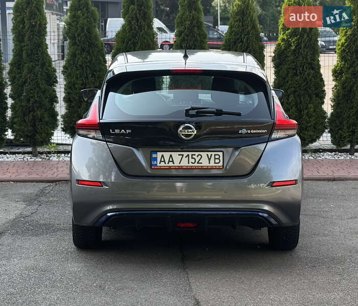 Хэтчбек Nissan Leaf 2019 в Киеве
