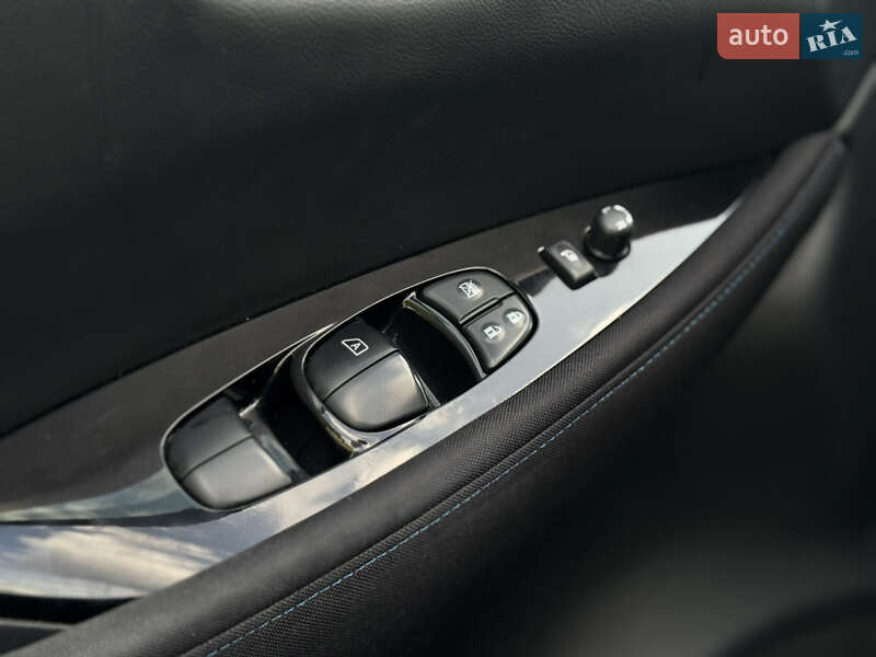 Хэтчбек Nissan Leaf 2019 в Киеве