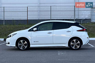 Хэтчбек Nissan Leaf 2020 в 