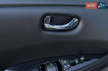 Хэтчбек Nissan Leaf 2020 в 