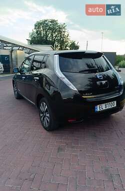 Хэтчбек Nissan Leaf 2015 в 