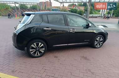 Хэтчбек Nissan Leaf 2015 в 