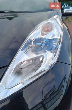 Хэтчбек Nissan Leaf 2015 в 
