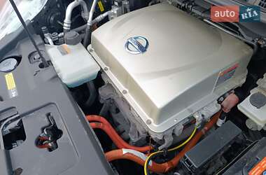 Хэтчбек Nissan Leaf 2015 в 