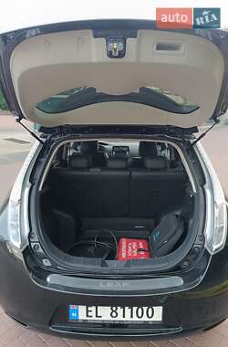 Хэтчбек Nissan Leaf 2015 в 