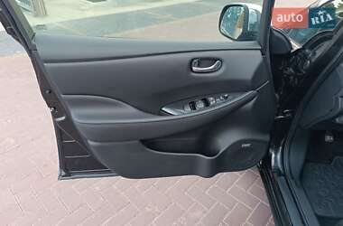 Хэтчбек Nissan Leaf 2015 в 