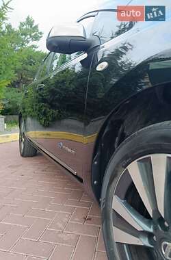 Хэтчбек Nissan Leaf 2015 в 