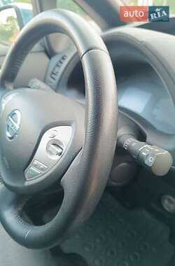 Хэтчбек Nissan Leaf 2015 в 