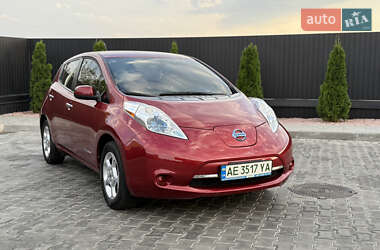 Хетчбек Nissan Leaf 2013 в Дніпрі