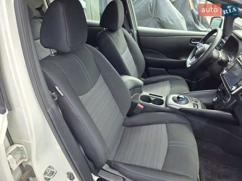 Хетчбек Nissan Leaf 2022 в Тернополі