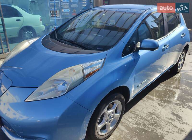 Хетчбек Nissan Leaf 2013 в Одесі
