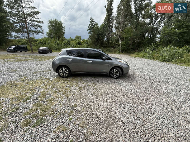 Хэтчбек Nissan Leaf 2015 в Киеве