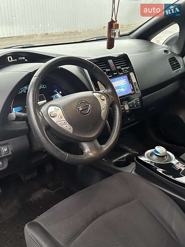 Хэтчбек Nissan Leaf 2014 в Белогородке