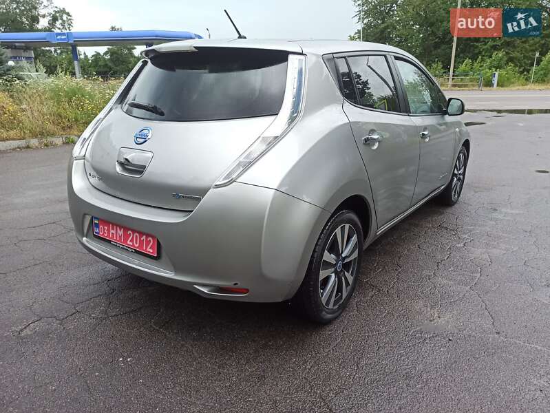 Хетчбек Nissan Leaf 2015 в Вінниці
