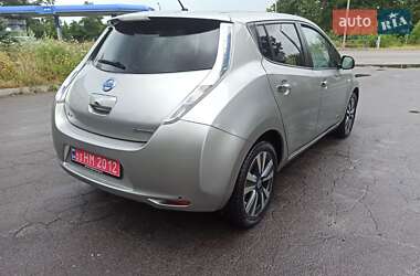 Хэтчбек Nissan Leaf 2015 в 