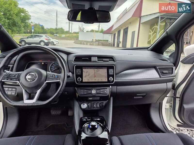 Хэтчбек Nissan Leaf 2020 в Хмельницком