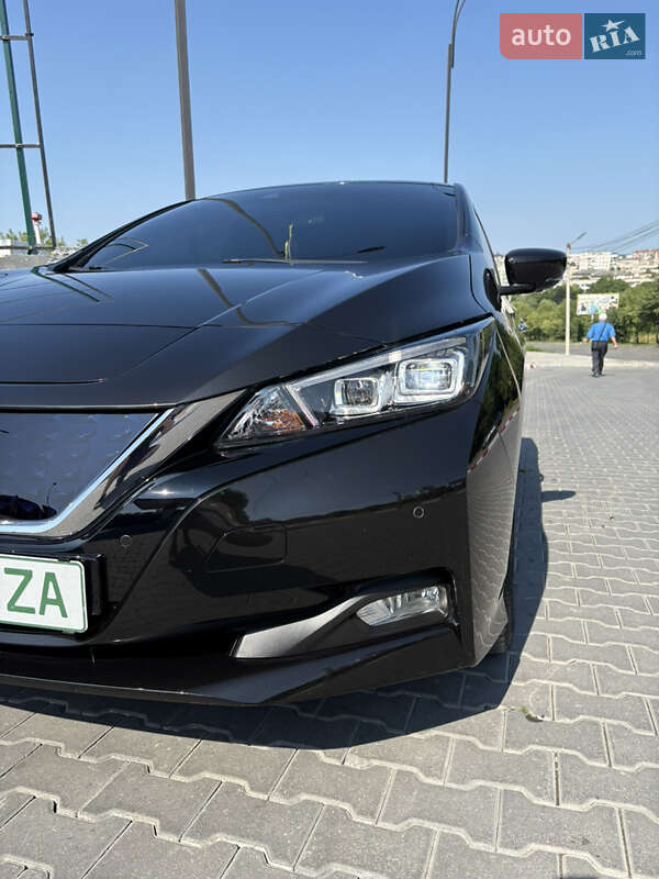 Хэтчбек Nissan Leaf 2018 в Черновцах