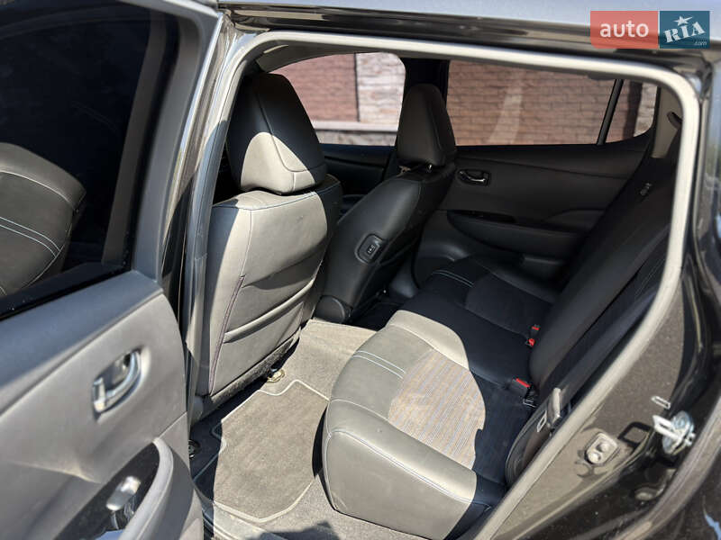 Хэтчбек Nissan Leaf 2018 в Черновцах