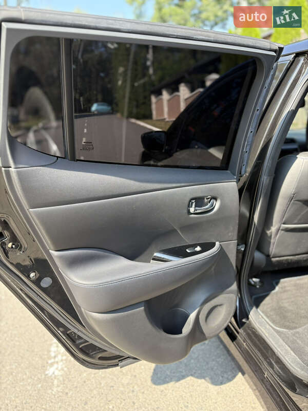 Хэтчбек Nissan Leaf 2018 в Черновцах